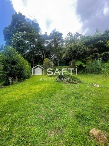 Anaïs SOKKAN vous propose ce magnifique terrain plat à Fort-de-France. Situé à Balata Nord, à 20 minutes du centre-ville et à 2 minutes du Jardin de Balata et de la cascade Absalon, vous profiterez d’un cadre de vie verdoyant et paisible exceptionnel...