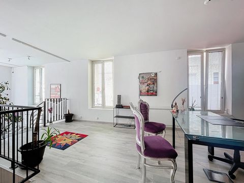 Situé au cœur du quartier Nancy Thermal, à quelques pas du parc Sainte-Marie, découvrez ce superbe local commercial entièrement rénové ! Niché dans une copropriété bien entretenue, sécurisée et pleine de caractère, ce local offre de nombreuses possib...