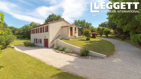 A21128JHI16 - Maison individuelle moderne en parfait état avec cuisine et salles de bains modernes. La maison dispose d'un appartement indépendant au rez-de-chaussée, ce qui en fait la propriété idéale pour les familles nombreuses composées de différ...