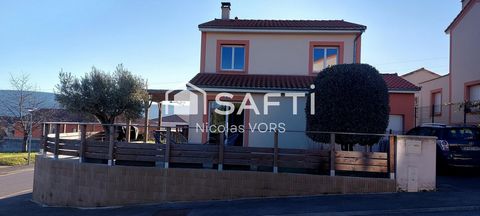 Located in the charming town of Millau (12100), this 110 m² detached house is a real gem. With its south-east exposure, it offers not only a dynamic urban environment, but also immediate proximity to schools, high schools and public transport like th...