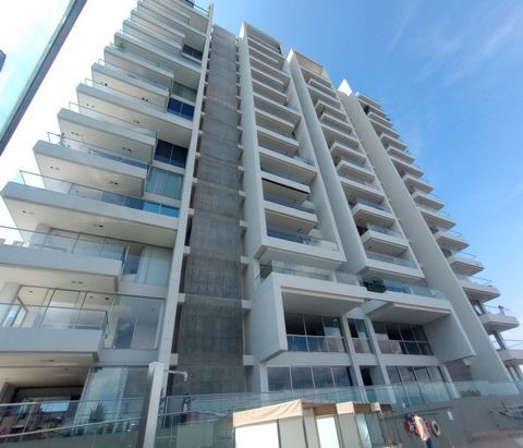 Spectacular apartment for sale on the 12th floor, 173m2 total and private are 144m2, offers 3 bedrooms with bathroom, master with dressing room, TV room or study, large living-dining room and American kitchen. Its 28m² balcony gives you an unparallel...