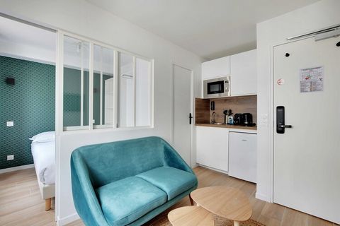 Welcome to our functional 22m2 flat offering a well-appointed living space. The decoration is modern and will offer you a comfortable travelling experience. Located at the foot of the Ménilmontant metro station, our property will give you an authenti...