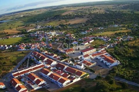 Identificação do imóvel: ZMPT573801 Maravilhoso terreno com uma área de 750m2 localizado na Aldeia de São Pedro da Gafanhoeira . São Pedro da Gafanhoeira é uma povoação portuguesa do Município de Arraiolos . É um terreno com uma excelente localização...