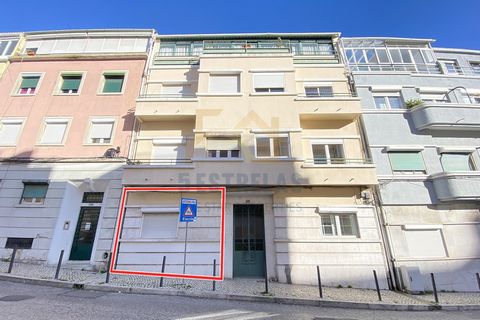 Für Investoren - T1+1 Wohnung in Penha de França 1+1 Zimmerwohnung mit 82 m2 und einer schönen privaten Terrasse im Erdgeschoss eines alten Gebäudes in der Rua Penha de França. Diese Wohnung wird mit einem lebenslangen Mietvertrag vermietet. Die Wohn...