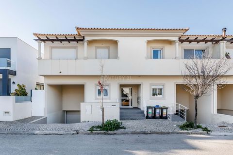 Discover this magnificent two-bedroom apartment (T2) with a private garage and a storage room. Located on the first floor of a modern building in Gambelas, one of the most privileged areas of Faro, where comfort and quality of life meet in perfect ha...