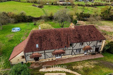 Im Herzen des Pays d'Auge, charmantes altes Anwesen von ca. 175 m2. Dieser Immobilienkomplex besteht aus einem Haupthaus mit Nebengebäuden, die auf einem Grundstück von 11.518 m2 mit Obstbäumen renoviert werden müssen. Das Haupthaus besteht aus einem...