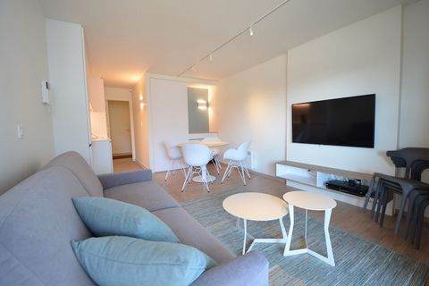 Dieses moderne Studio in Oostduinkerke bietet einen komfortablen und erholsamen Aufenthalt für bis zu 4 Gäste mit wunderschönem seitlichen Meerblick. Das Studio verfügt über einen separaten Schlafbereich mit Etagenbetten, perfekt für Familien oder kl...