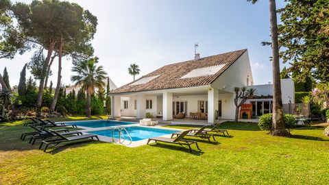 Located in Puerto Banús. The whitewashed villa is as gorgeous as a pearl, surrounded with lush greenery, in the premium lifestyle setting: between the sparkling sea and majestic mountains, close to Puerto Banus where glamour is the name of the game. ...