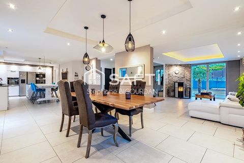 Maison Miserey, 162m², 4ch + 1, rénovée BBC, piscine