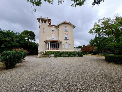 Nestled in the heart of the vineyards of the Minervois, castle of the early nineteenth century, which develops nearly 700m2, on a park of 8000m2 with Mediterranean species, very close to the Canal du Midi. 11 bedrooms with bathroom share the 2 floors...