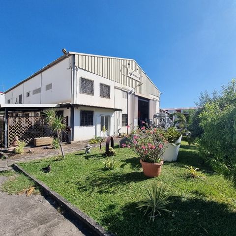 Urbanis, specialist in commercial real estate in Reunion Island, offers: Designation: Rue Paul VERLAINE in LE PORT (97 420), Urbanis offers for sale exclusively, an independent warehouse sold rented with notarized lease on a plot of 3000m2. Property ...
