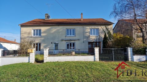 this family house of 222 m2 of living space, ideally located in Haute Marne, near Bourbonne les Bains, now for sale! Designed for family living, this spacious and bright residence, simply in need of refreshment, extends over a plot of 1039 m2. The gr...