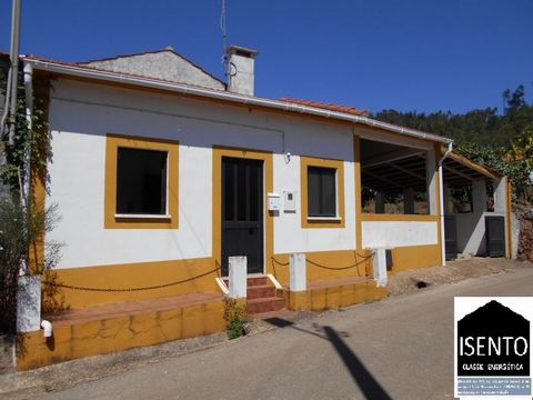 Cute small country house with land near Alvaiazere. Cute small country house with land near Alvaiazere. The property is located in a small village near the Town of Alvaiazere, where you can find everything you need for your daily life, such as superm...