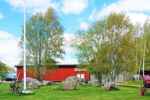 Welcome to a newly built house in beautiful surroundings. The house is close to several nice bathing spots and surrounded by grazing cows. The area is called Sägnernas Hus, which also has a dance floor, boules court and its own museum about our folk ...