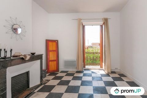 Welcome to your new idyllic home in Béziers! We are delighted to present you this absolutely charming apartment, located on the first floor of a historic building dating back to 1850, completely renovated in 2008 to offer the perfect marriage between...