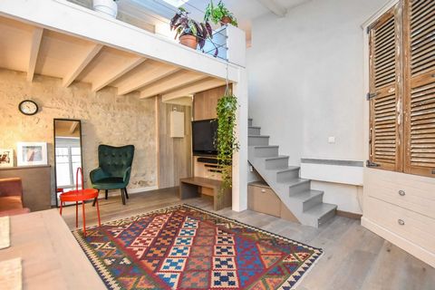 Welcome to our attractive, perfectly optimized 34m² studio apartment for 2. It's located in the heart of the 17th arrondissement in the Pereire district, an emblematic crossroads linking several of Paris's major avenues. The streets adjacent to the a...