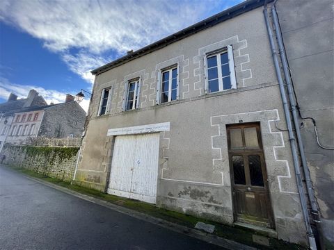 Exclusive! Large old house to renovate in a rural town - Bénévent l'Abbaye 
