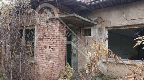 Imoti Tarnovgrad offers you a plot of land with an old house in the village of Nedan. The house consists of four rooms and needs renovation. The yard has an area of 1193 sq.m., equal and with a regular shape. The property has electricity and water lo...