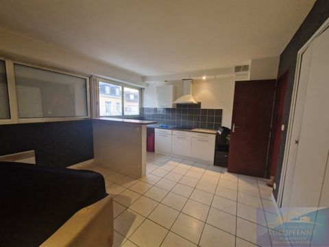 EXCLUSIVE LOURDES, in the very center in a secure residence with elevator T2 apartment of 45m2 with balcony. Entrance hall, shower room with toilet, bedroom with balcony and living room with kitchenette. Cellar. Co-ownership of 45 lots including 21 a...