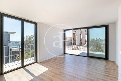 new building (work) with Terrace and views in Badalona., swimming pool, parking space, air conditioning, fitted wardrobes, concierge and storage room. Ref. ONB2311001-8 Features: - Air Conditioning - SwimmingPool - Terrace - Lift