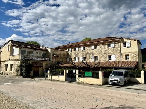 C'est situé au coeur du village de Chamborigaud, à 30 minutes d'Alès, que nous vous proposons de découvrir cet hôtel-restaurant 'Les Cévennes' qui existe depuis les années 1800 et qui a évolué avec le village. Situation intéressante, sur l'axe princi...