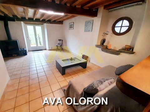 Come and enjoy the calm and the environment of the valley, in this small house located in the municipality of Lourdios Ichère. It is composed on the ground floor of a very large entrance, a laundry room, a bathroom, a separate toilet and a garage. Yo...
