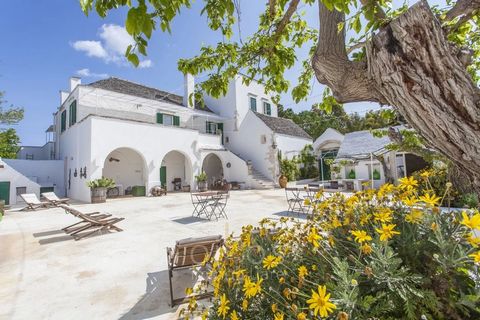 From the ruins of an ancient Puglia farmhouse in the heart of the Valle d'Itria, between the baroque atmosphere of Martina Franca and the picturesque village of Locorotondo, a high-end accommodation was born in a country-chic atmosphere. Located in t...