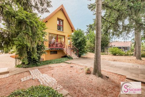 House for sale exclusively in WITTENHEIM, in a quiet street, close to schools, shops and motorway access (Switzerland, Germany and Colmar), between Colmar and Mulhouse and 30 minutes from Basel. Pretty detached house of 118m2 of living space, with ba...