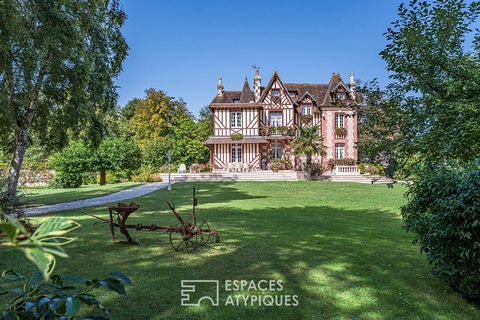 Ideally located near the Golf de Cabourg, only 500 meters from the sea and the Marcel Proust promenade. This magnificent Anglo-Norman style residence facing south in the heart of a 12,900 m2 wooded and wooded park with lake and outbuildings offers 29...
