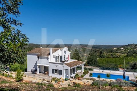 Step into the world of  timeless elegance at this enchanting 3-storey detached villa , nestled within the captivating landscape of Santo Estevão, Tavira. Dating back to 1999 and meticulously refurbished since 2018 , this captivating property embodies...