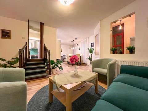 FOR SALE in district VII, on Rákóczi út (between Blaha Lujza tér and Keleti railway station) a beautiful apartment with excellent facilities, 88 m2, COMPLETELY RENOVATED, 3 ROOMS, (2 bedrooms, 1 living/dining room) and 2 BATH rooms. !!! AIRBNB allowe...