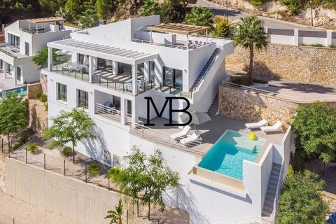 Step inside and be swept away by the panoramic views, beautiful design and wonderful tranquillity this villa has to offer. As you enter the house, you immediately feel its simplicity and spaciousness. The kitchen is fully equipped with Miele applianc...