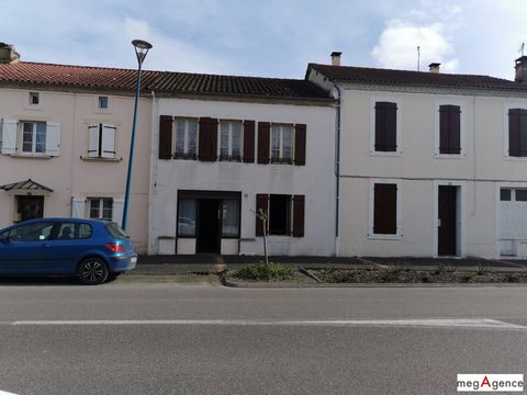 Semi-detached village house of approximately 159 m² on 2 levels close to all amenities, to be fully restored. Roof in very good condition. Strong potential. It is composed on the ground floor: 1 entrance, 1 kitchen, 1 living room, 1 bathroom, 1 toile...