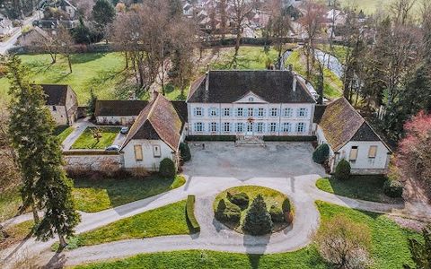 The Château d'Eclans in the heart of the Jura A true historical monument surrounded by a majestic park Welcome to the Château d'Eclans, a pearl of the eighteenth and nineteenth centuries nestled in an exceptional green setting in the heart of the Jur...