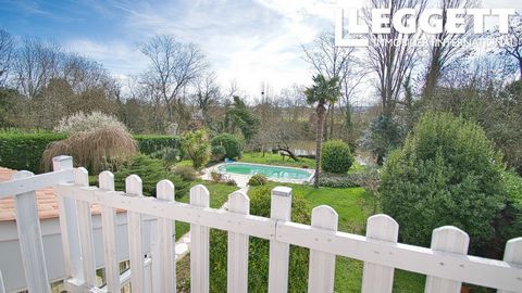 A27550STR47 - A rare opportunity has arisen with this exceptional property on the banks of the Lot, offering an idyllic setting and endless possibilities. With two adjoining houses, this property can be adapted to your needs, whether for a large fami...