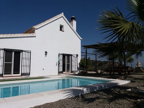 For rent: Beautiful country house located in Monda. The property enjoys stunning views of the Guadalhorce valley and the castle. Its magnificent orientation makes it very bright and warm where you can enjoy the sun all hours of the day. The house is ...