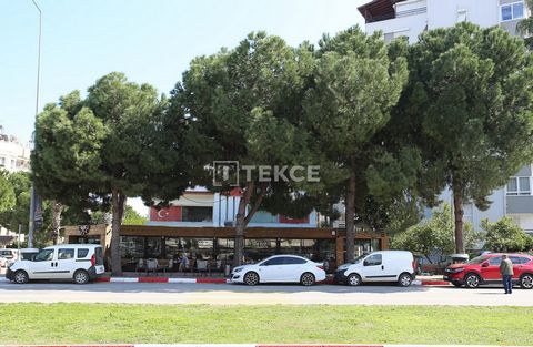 Geräumige Gewerbeimmobilie in der Nähe des Konyaaltı Strandes in Antalya Die Gewerbeimmobilie befindet sich im Stadtteil Liman, einer belebten Gegend, die von vielen Unternehmen in Konyaaltı umgeben ist. Zusätzlich zu seiner vorteilhaften Lage, hat e...