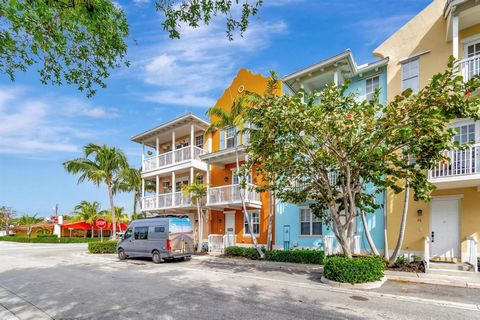 This is a spacious townhouse in Downtown Lake Worth. It comes with 2 full baths and 2 half baths for your convenience. The remodeled gourmet eat in kitchen includes a cozy breakfast nook. You can enjoy a lovely balcony off the great room with beautif...