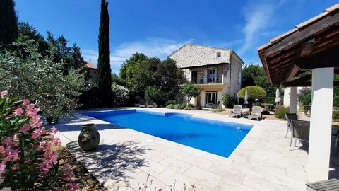 Village Circulade with all shops, cafe and school, 15 minutes from Beziers, 25 minutes from the coast and 20 minutes from A9 and A75 motorways. Superb renovated winegrower home with 185 m2 living space including 5 bedrooms and 3 bathrooms, a superb l...