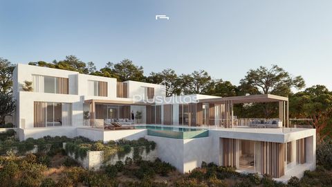 Luxury villa with SEA VIEWS and 10 minutes walking distance to Moraira. This beautiful villa is built on a plot of 1,087m2 and the house has a total of 406m2. On these meters you can find 3 floors and a total of 5 bedrooms! The ground floor contains ...