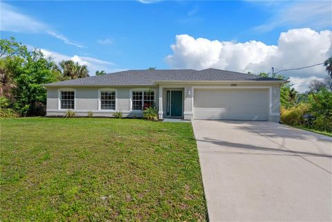 Welcome to this exceptional 3 bedroom, 2 bathroom, 2 car garage home that's ready to dazzle! Located in a coveted neighborhood, it boasts an enviable location that puts you right at the heart of convenience. Enjoy a 5-minute drive to I-75 and a mere ...