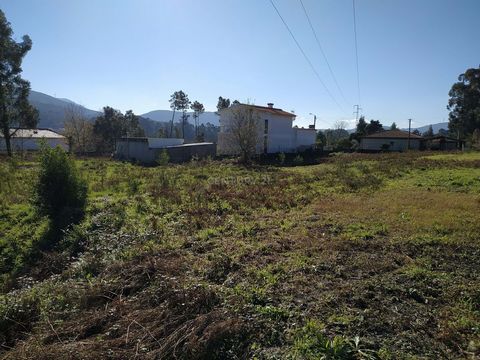 Excellent flat land with an area of 1180m2, in an L shape, located in Vilar de Mouros. With a front of 31m and a depth that reaches 62m, according to the PDM of CM de Caminha, it has a construction rate of 30%, making it possible to build your dream ...
