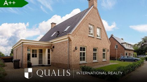 Do you dream of a beautiful rural country home with all modern amenities? Then we have the property for you! This beautiful detached country house, built in 2020, is located on the charming Herenweg in Noordwijkerhout and offers everything you desire...