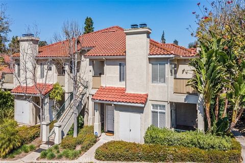 Ground level corner unit home in the highly desirable Seagate Colony neighborhood in the Laguna beach School District Boundaries. This 2 bedroom, 2 bathroom unit offers dual primary suites. Each bedroom has ceiling fans and walk in closets. Plus, eac...