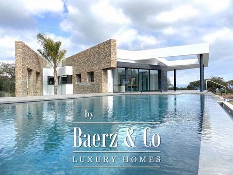 This recently finished modern villa is located at the end of a quiet cul-de-sac in the San Roque Golf Club urbanisation. Built over two levels the property enjoys direct views of the Club House, and driving range and is sandwiched between two fairway...