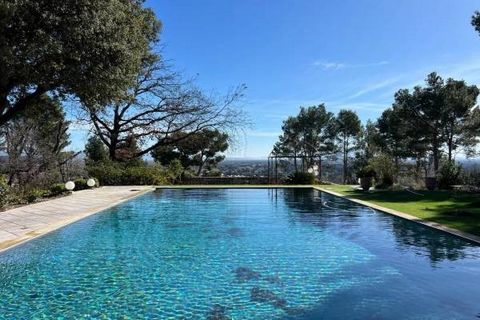 Nestling in the hills, this exceptional property combines luxury, comfort and nature in harmony. Situated 10 minutes from Saint Rémy de Provence, this stone residence offers a generous surface area of 300m², set in vast grounds of over 9000m², with a...