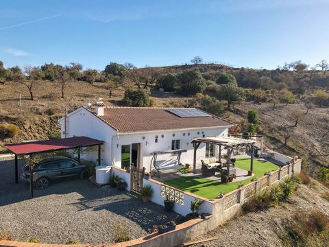 Off Grid Finca . The most glorious views . Peace, tranquility and privacy . Beautifully presented . Views of Yunquera in the distance . Pellet Burner . Breathe and relax . Workshop Nestled within the hills of Tolox, this off-grid finca offers a uniqu...