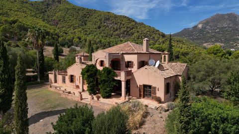 Great country house / Cortijo in Gaucin Amazing country house / Cortijo in Gaucín overlooking the spectacular landscape of the Andalusian mountains, and the Mediterranean Sea, inviting to a total disconnection while one enjoys the warm sun of souther...