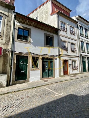 Edificio en venta en el centro de Braga Ubicado en la prestigiosa Rua da Boavista, este edificio en venta ofrece una ubicación céntrica y conveniente, brindando fácil acceso a todas las comodidades y atracciones que la ciudad de Braga tiene para ofre...