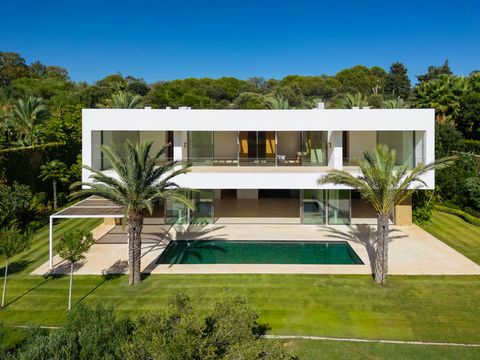This exquisite villa, nestled beside the Finca Cortesin golf course, presents an extraordinary opportunity for residents to immerse themselves in the lavish Mediterranean lifestyle. Poised within the Finca Cortesin resort, this residence affords swee...